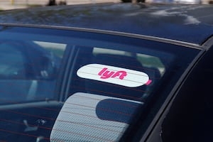Lyft driver taken hostage in lobby of Dawson County Sheriff's Office, officials say