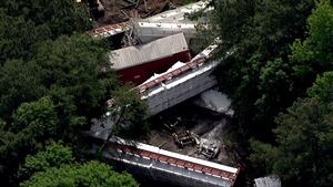U.S. Senator presses CSX to increase rail safety after 2 recent train derailments in Georgia