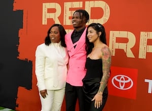 Travis Hunter marries fiancée Leanna with former Collins Hills coaches in attendance