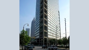 Federal government to close Peachtree Summit building, moves forward with sale plan