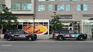 Man shot in the head at apartment building, Atlanta police investigating
