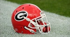 Suspended UGA lineman arrested after crashing car into apartment complex, report says