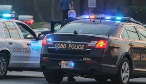 Driver seriously injured in single-vehicle crash in Cobb County