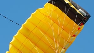 Experienced skydiver dies while approaching landing zone at GA airport