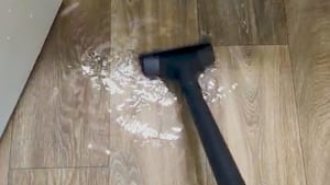 Mother of 3 concerned about ongoing flooding issues at Roswell apartment