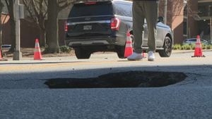 Part of North Ave shut down after hole forms in middle of road