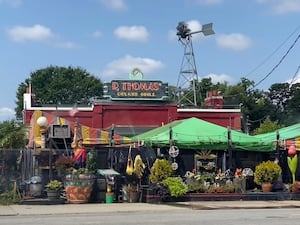 R. Thomas Deluxe Grill owners selling iconic Buckhead restaurant