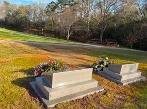 Take a look at former President and first lady Jimmy and Rosalynn Carter's burial site