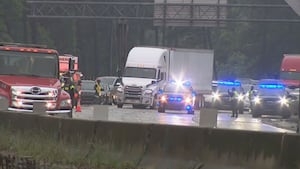 1 dead after multi-vehicle crash on I-285