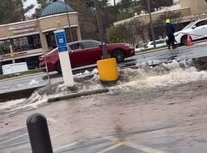 Water seen gushing from Buckhead sidewalk after reported water main break