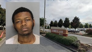 2 young children left in hot vehicle at Cumberland Mall, sheriff's office says; father arrested