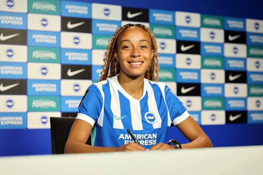Brighton & Hove Albion sign Chelsea defender Mpomé