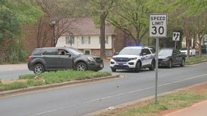 Belmont man arrested after Walgreens theft, high-speed chase ending in Charlotte crash