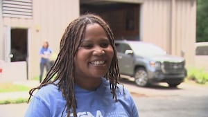 ‘I've been where they are': Concord woman gives back at pantry that once helped her