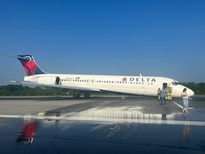Report outlines why plane landed nose-down at Charlotte Douglas International Airport