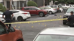 1 hurt after shooting at south Charlotte apartment complex