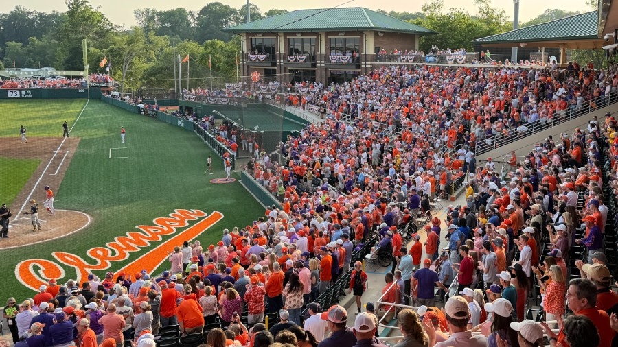 Clemson falls to Kentucky 16-4 in regional round to end season 45-18
