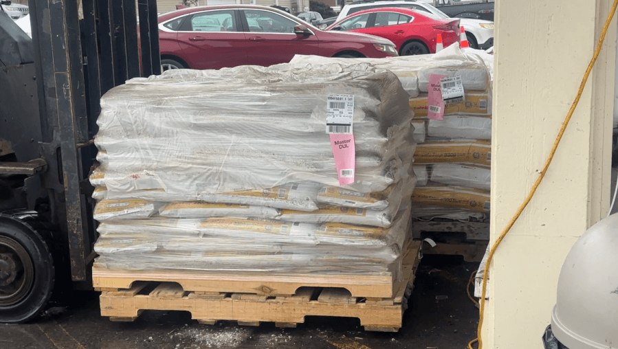 Road salt shortage in CNY leaves shoppers scrambling