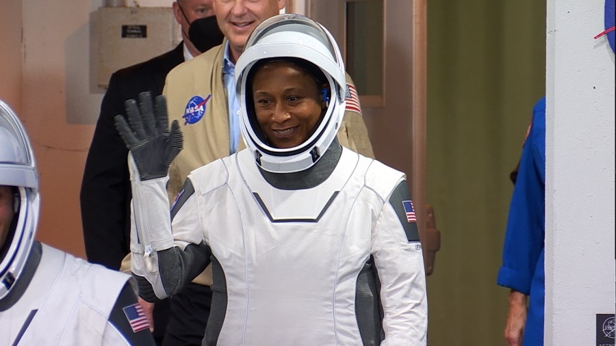 Syracuse native Jeanette Epps retires from NASA