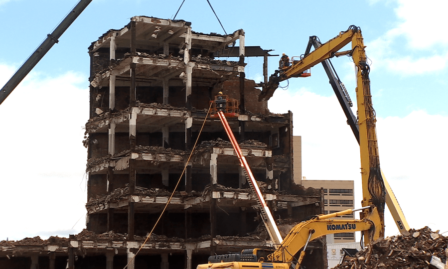 NewsChannel 9 goes inside the demolition zone as century-old brick warehouse stands for final days