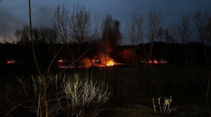 Syracuse firefighters responding to brush fire in Skunk City