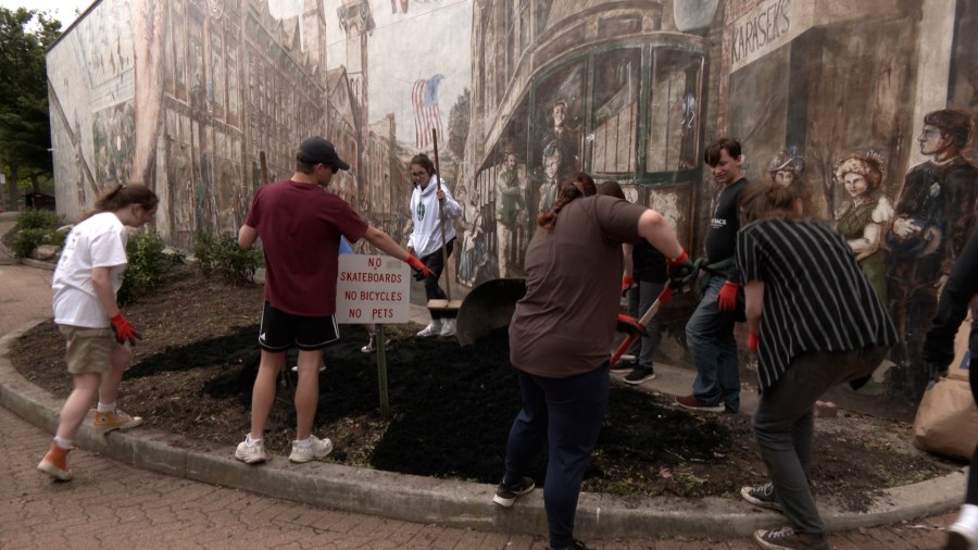 Altoona High School students clean up parks for ‘Toona Tune-Up' initiative