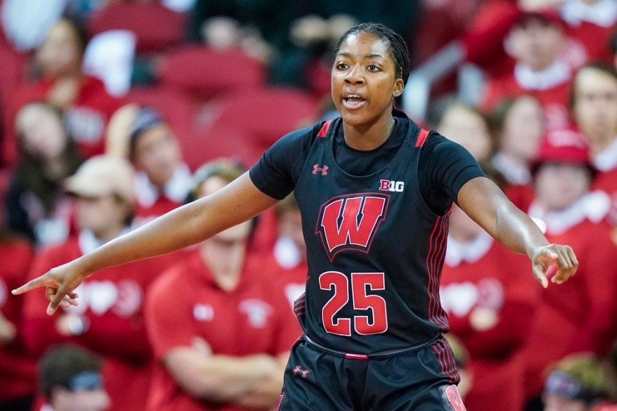 Serah Williams to transfer to UConn for final basketball season
