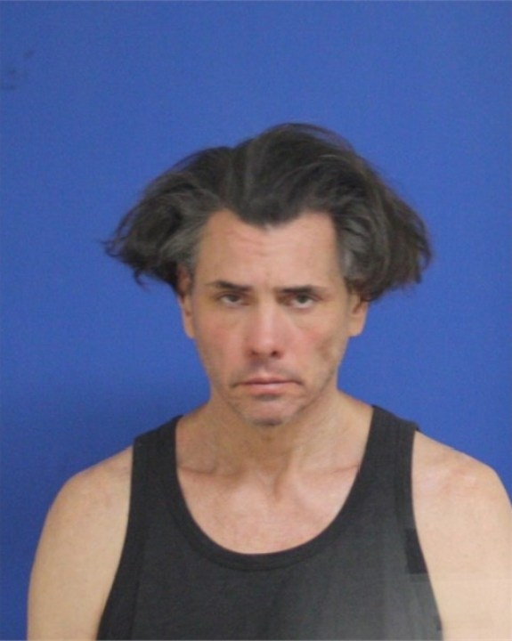 Man caught shortly after robbing bank in East Haven