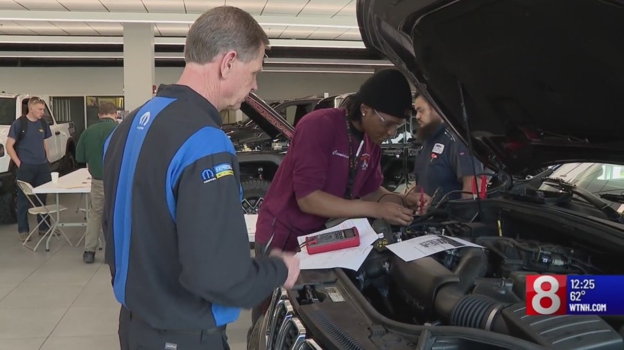 8 students compete in ‘April Automotive' competition