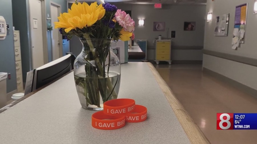 Some new Connecticut mothers are going home with orange bracelets. Here's why