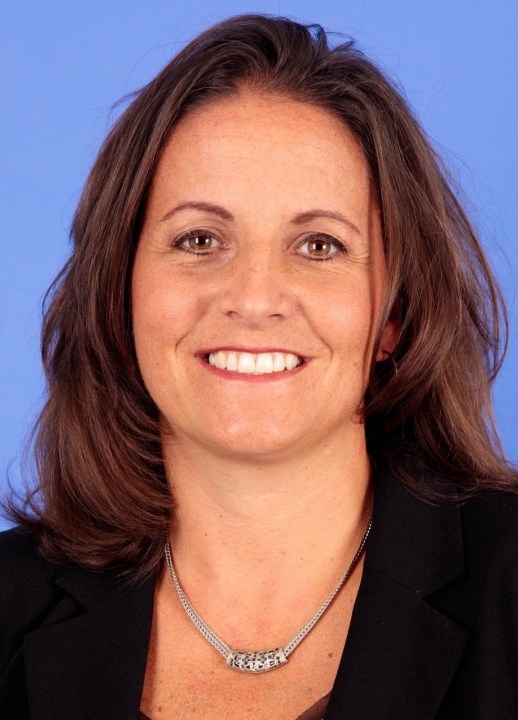 USA TODAY names Jennifer Rizzotti CT Woman of the Year