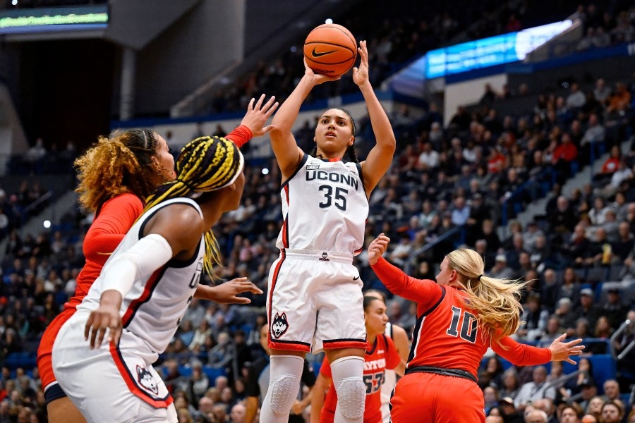 UConn men's, women's teams to compete in Hall of Fame Exhibition games at Mohegan Sun Arena