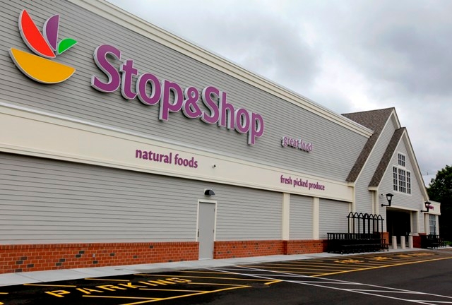 Stop & Shop donates lottery win commission to Newington Public Schools