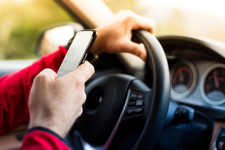 Survey shows drivers are still using phones behind the wheel