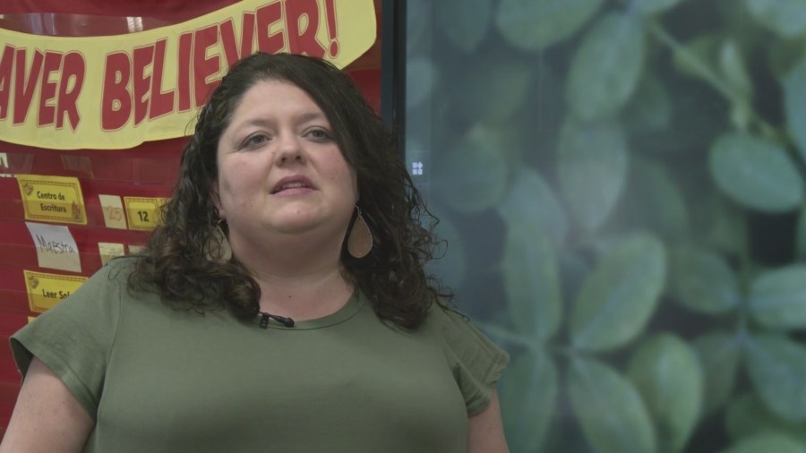 Bilingual teacher Elisa Williams honored on National Teacher's Week in Rockford