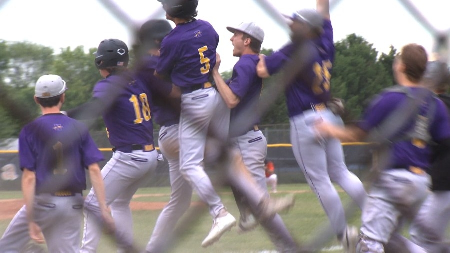 Hononegah scores three runs in the bottom of the seventh to edge Harlem in regional action
