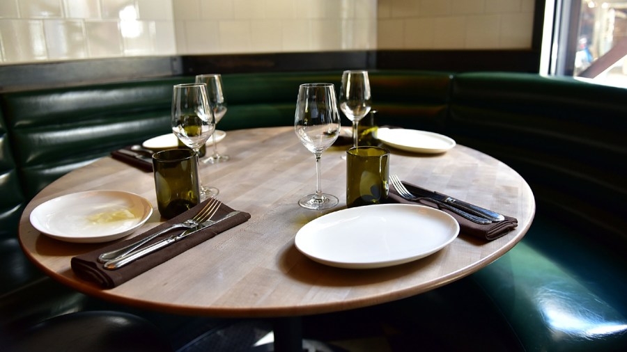 Illinois House passes bill to ban unauthorized restaurant reservations