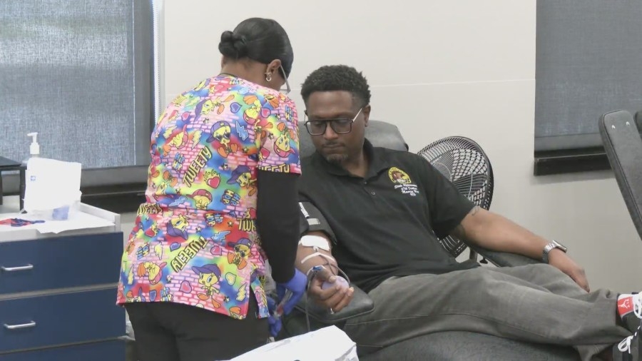 Illinois lawmakers propose $250 tax credit for regular blood donors