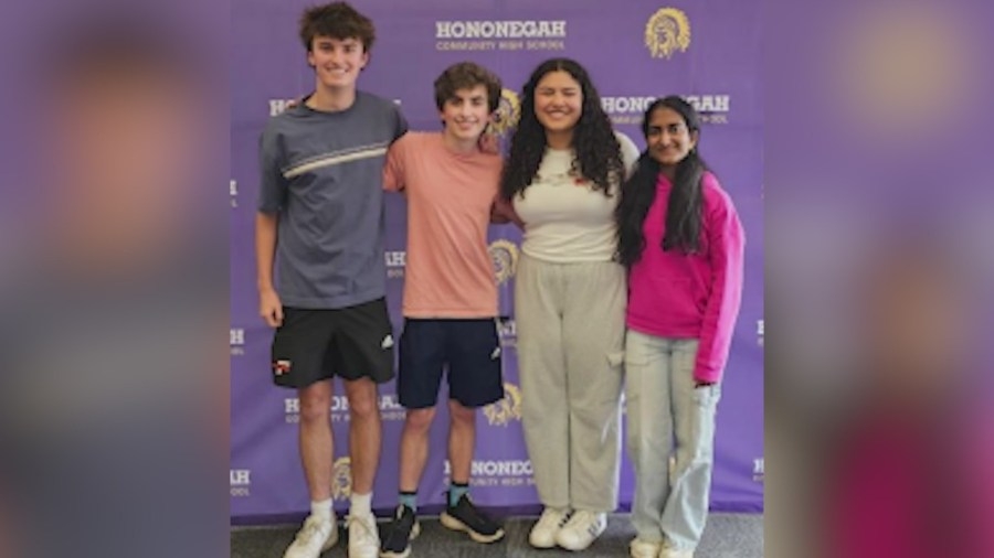 Hononegah High School celebrates after 4 students score a perfect on their ACTs