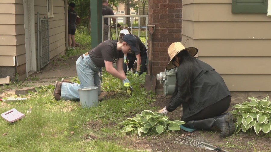 Over 130 Collins Aerospace employees volunteer to beautify seniors' yards