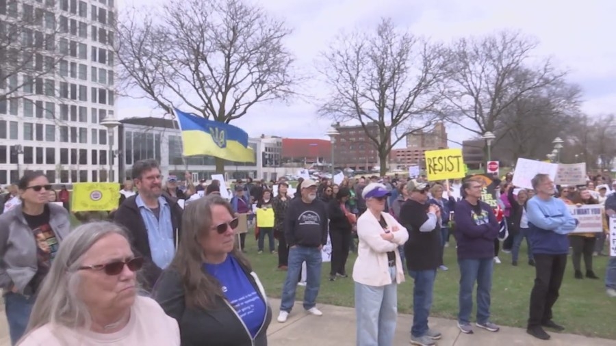 Rockford residents protest Trump's immigration policies