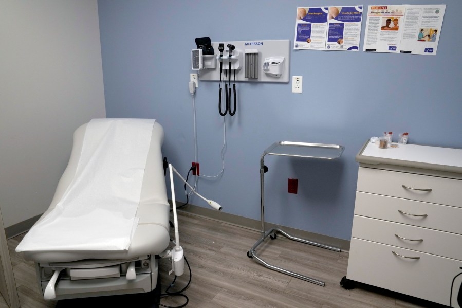 Federal court overturns Illinois law requiring pro-life centers to promote abortion