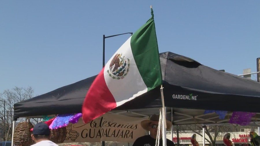 Rockford's Hispanic community resists Cinco de Mayo commercialization
