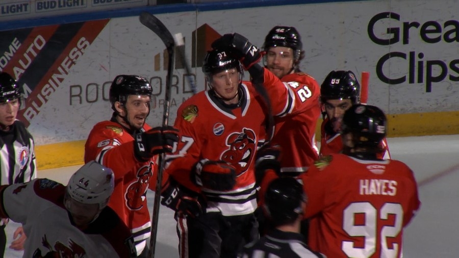 IceHogs speed past Roadrunners, reduce magic number to one
