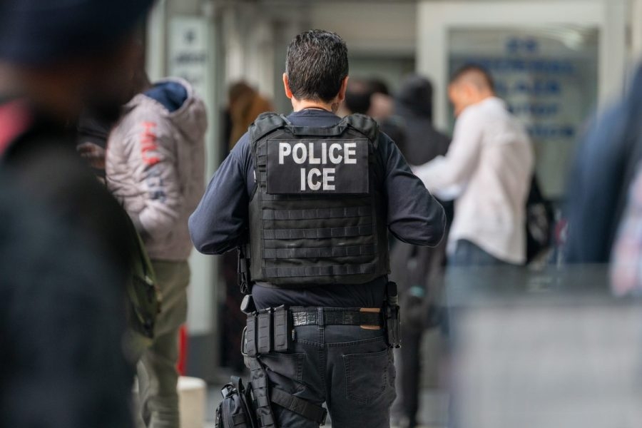 DOJ says Illinois obstructed ICE agents, released noncitizen offenders
