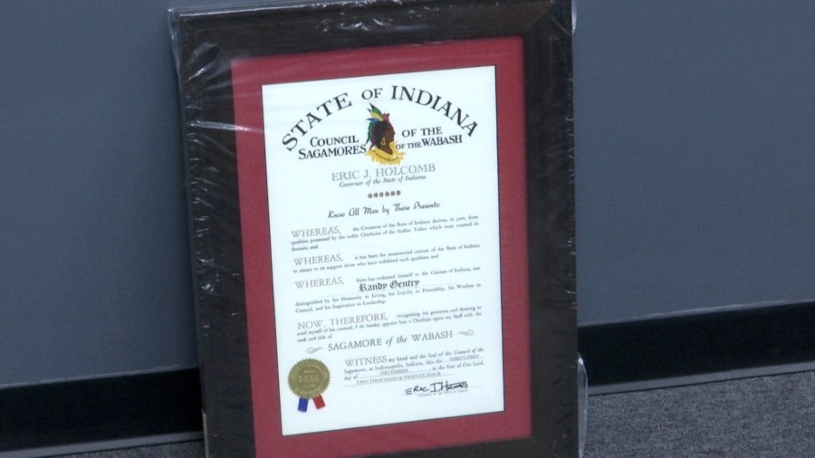 Randy Gentry receives Sagamore of the Wabash Award