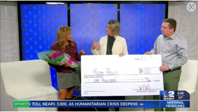 Remarkable Women Winner donates to Hope House