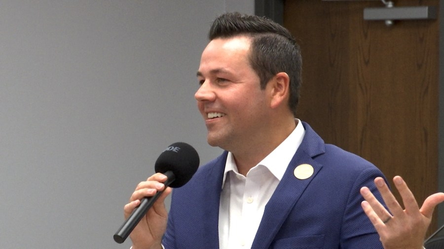 Micah Beckwith makes a stop in Vigo County