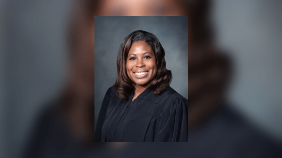 Baton Rouge judge suspended; court split over paid leave