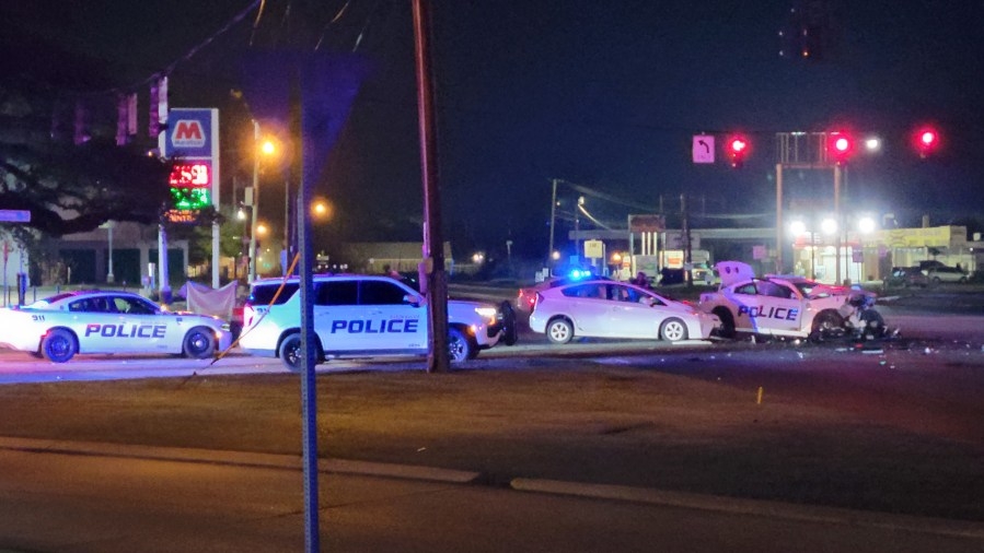 3 taken to hospital after multi-vehicle crash involving Baton Rouge Police unit
